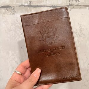 Buxton‎ Leather Passport Holder USA Embossed Francisean Glove Leather